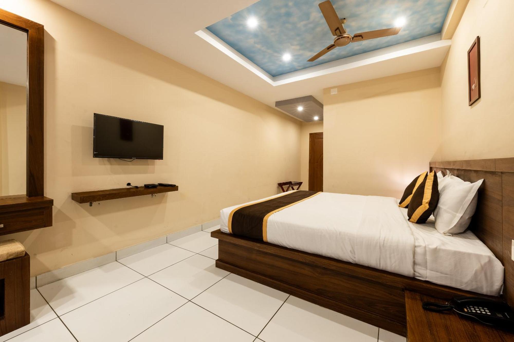 Marza Inn Калпетта Екстер'єр фото